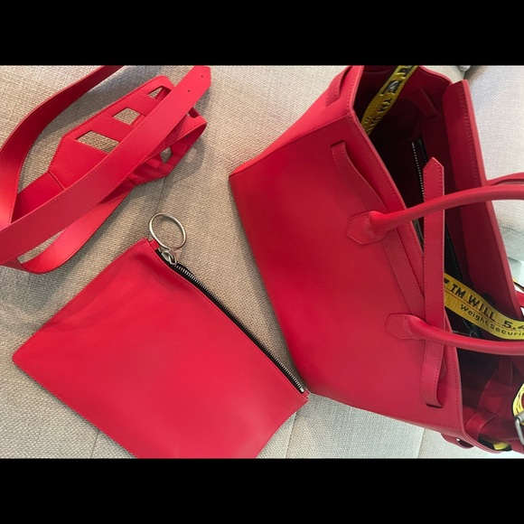 Red crosshatch leather Off-White tote with pouch - Picture 11 of 16